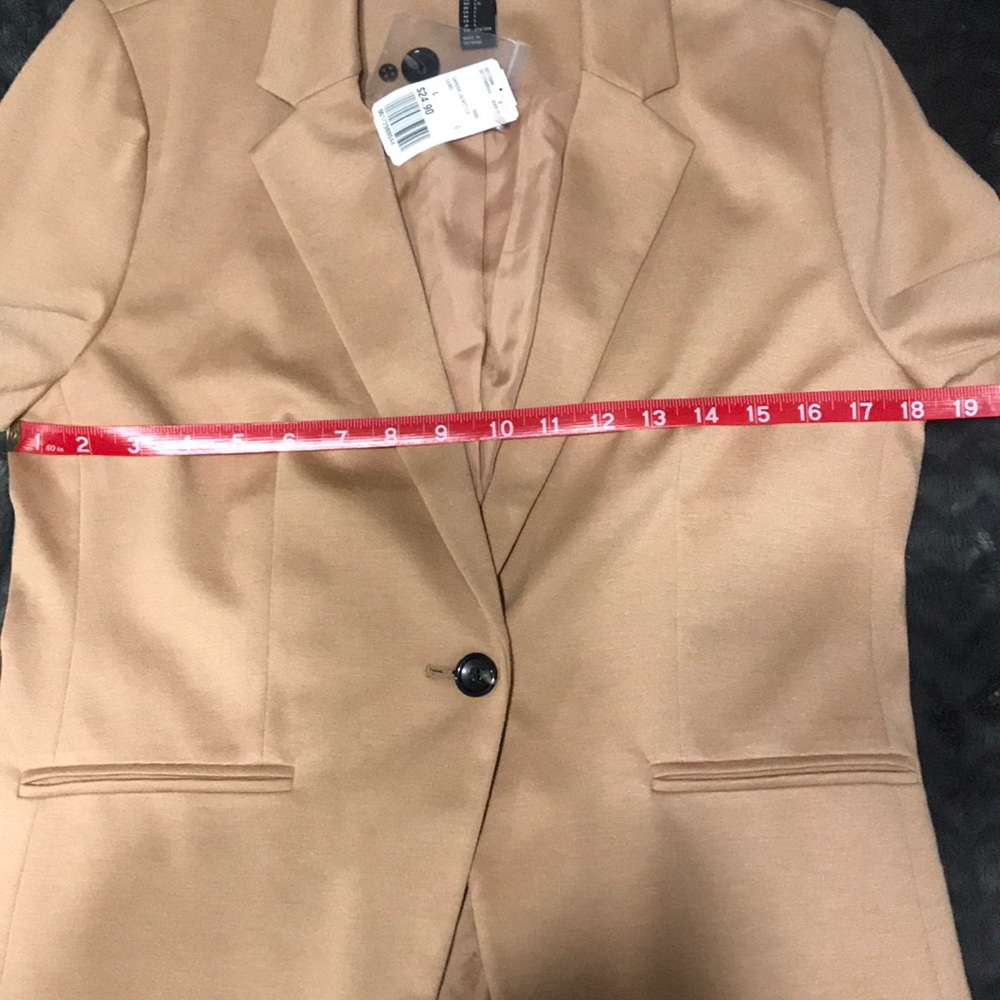 Blazer - Picture 5 of 6